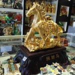 A010 02 150x150 Ngựa Vàng Cõng Vàng (A010)