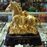A010 03 150x150 Ngựa Vàng Cõng Vàng (A010)